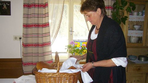 Magische Ostern Magische Ostern Folge 13: Magische Ostern: Von der roten Himmelshenne und anderen Osterbräuchen