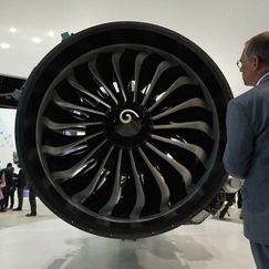 Luftfahrtmesse: Militärische Nutzung im Vordergrund