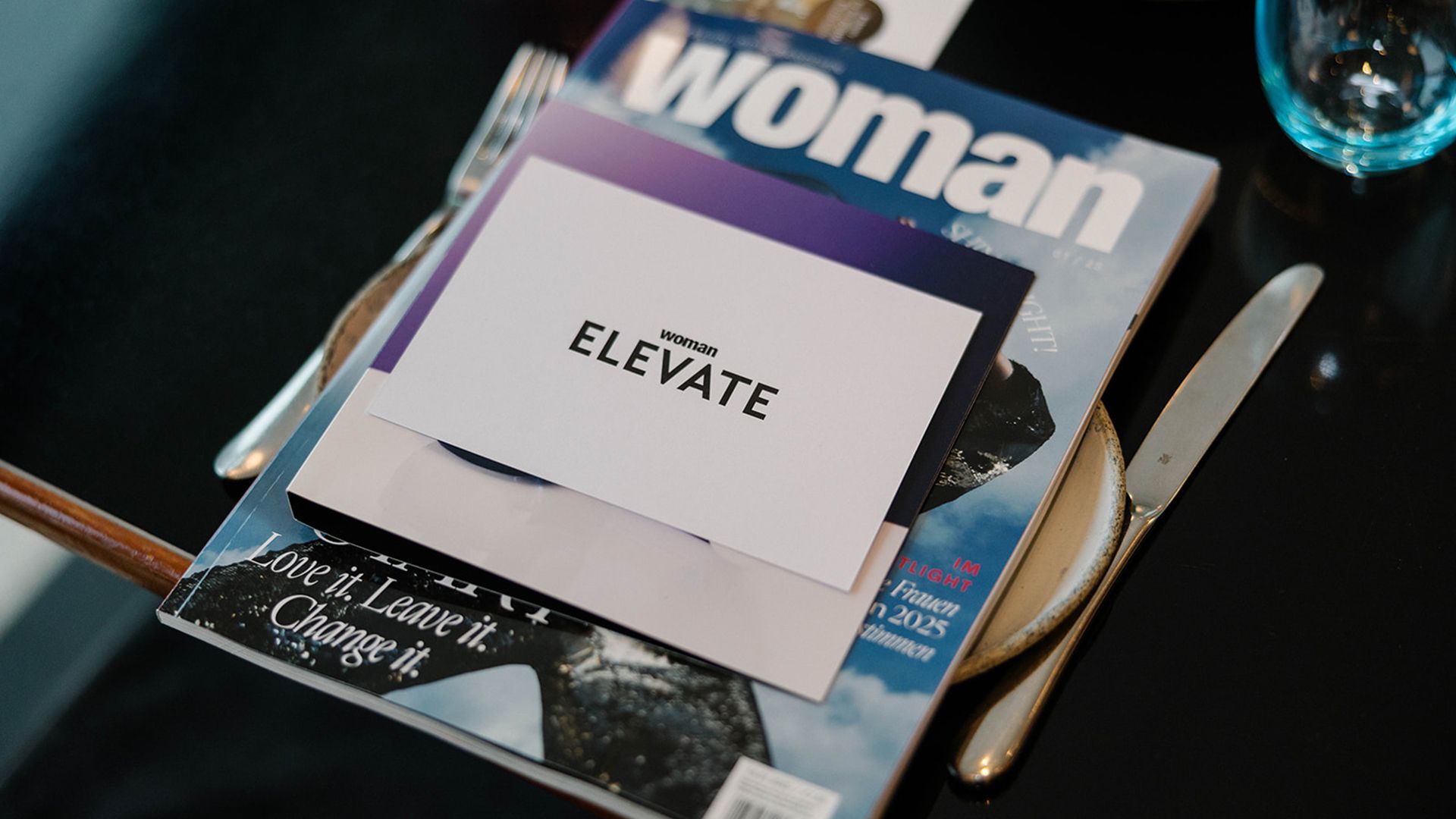 WOMAN ELEVATE Circle