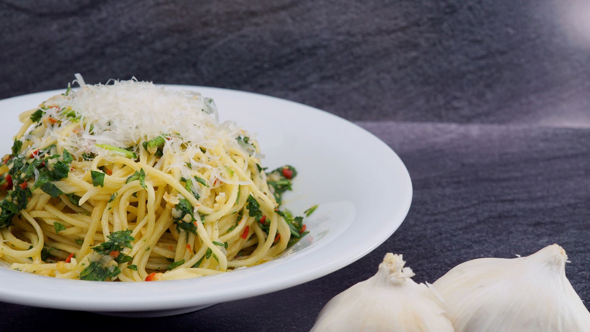 Frische Spaghetti aglio olio