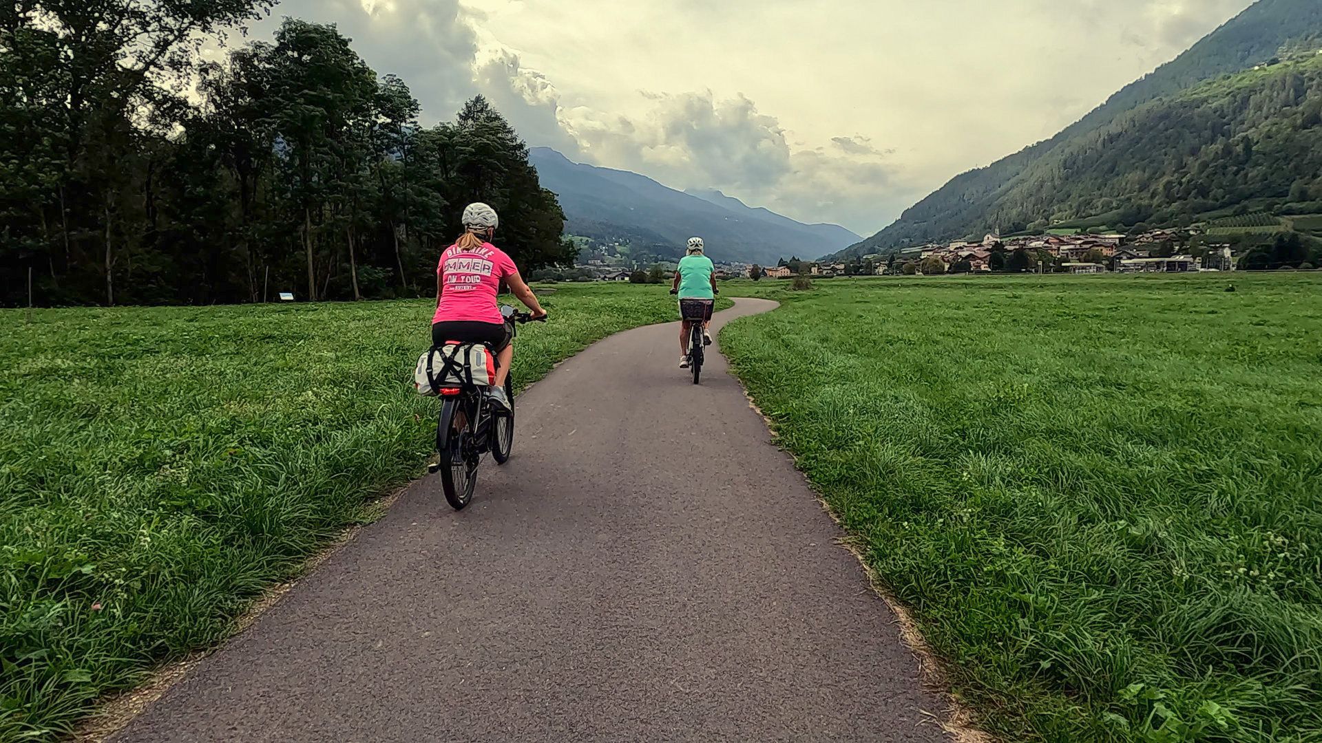 Einer der schönsten Radwege in den Alpen