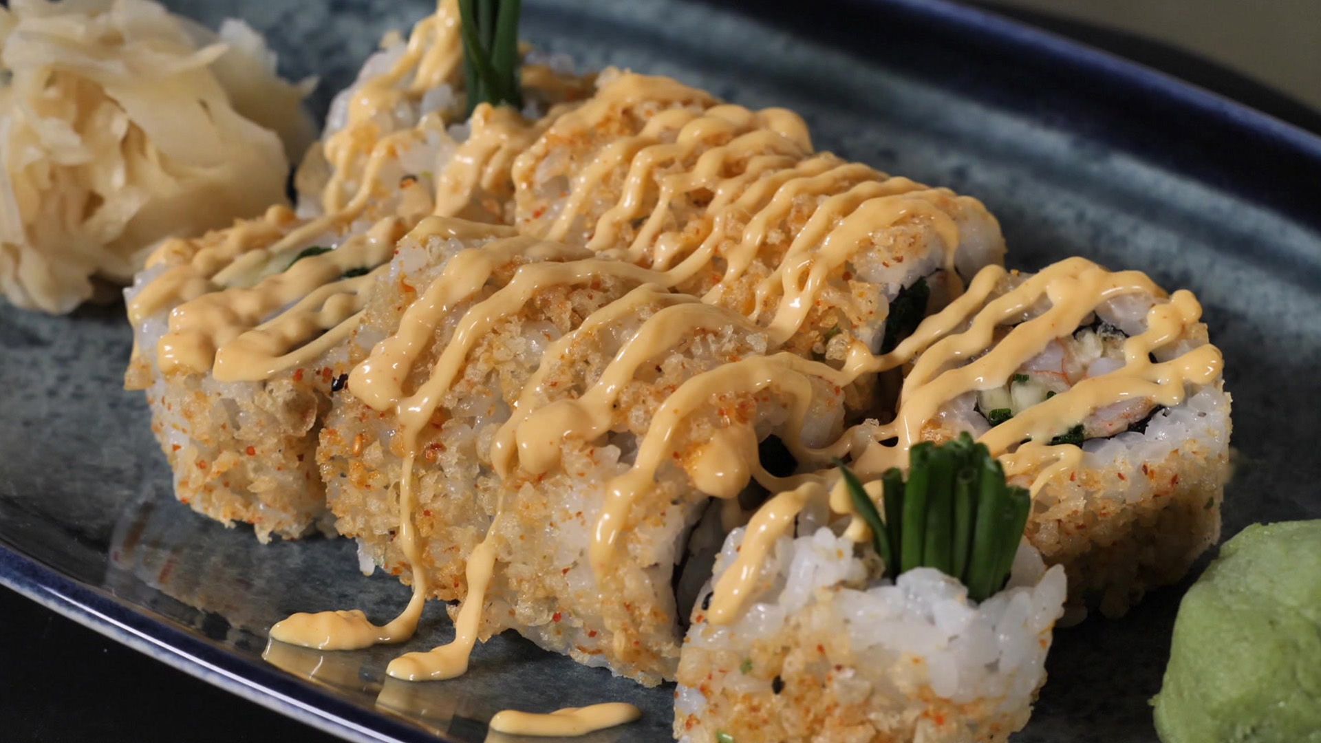 Maki mit Garnelen-Tempura