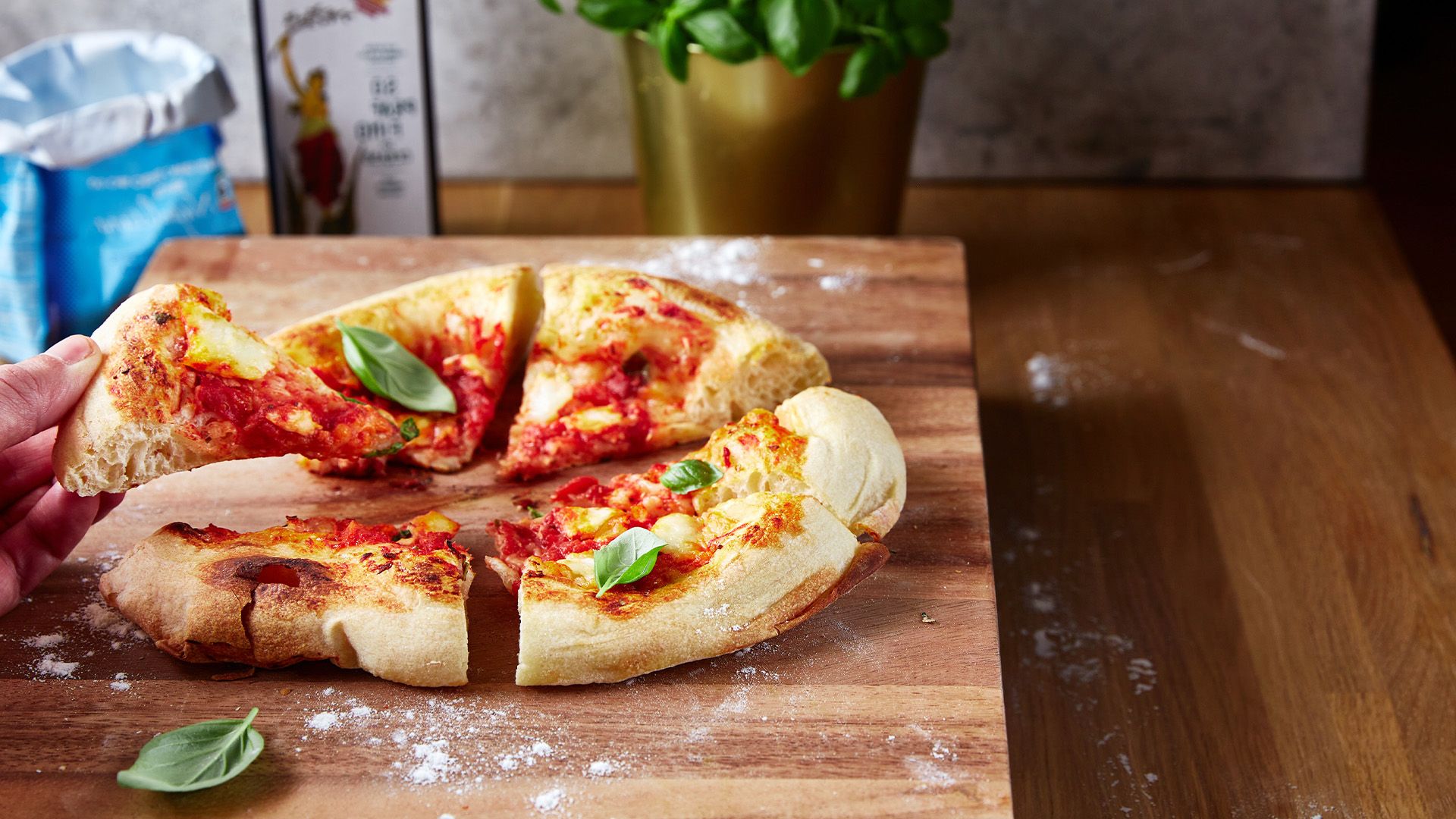 Italienische Pizza Margherita selber machen So geht's!