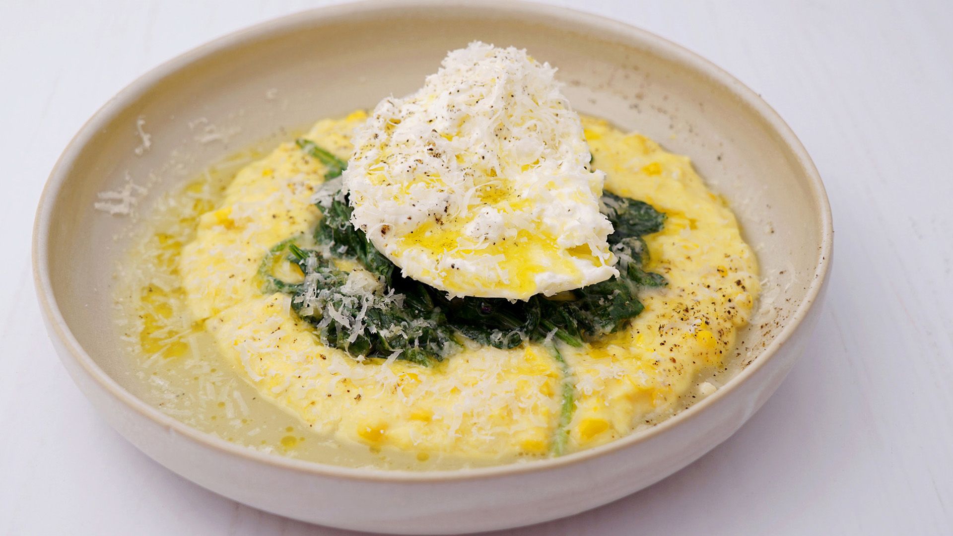 Polenta mit Blattspinat und Burrata