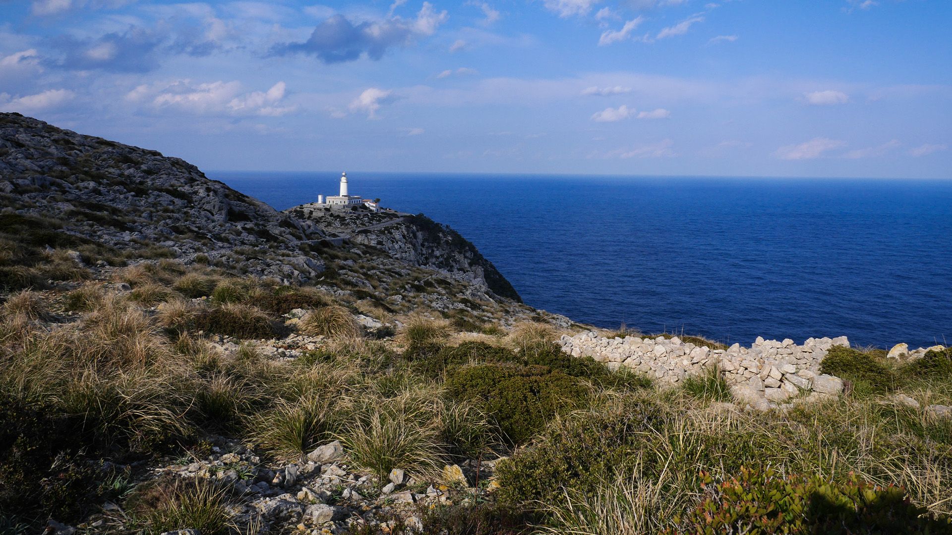 Der Trockenmauerweg auf Mallorca, Spanien