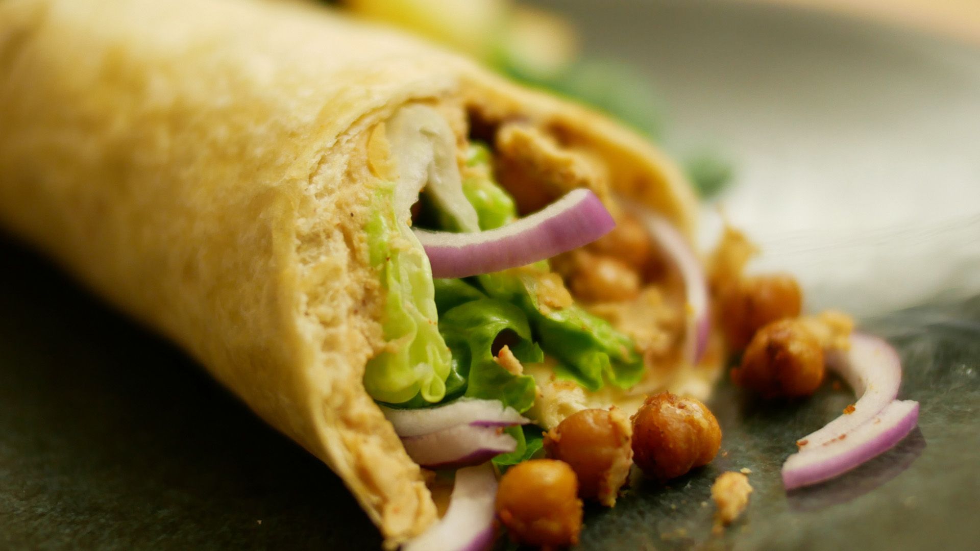 Gesunde Wraps mit Kichererbsen! [+ Hummus Rezept]