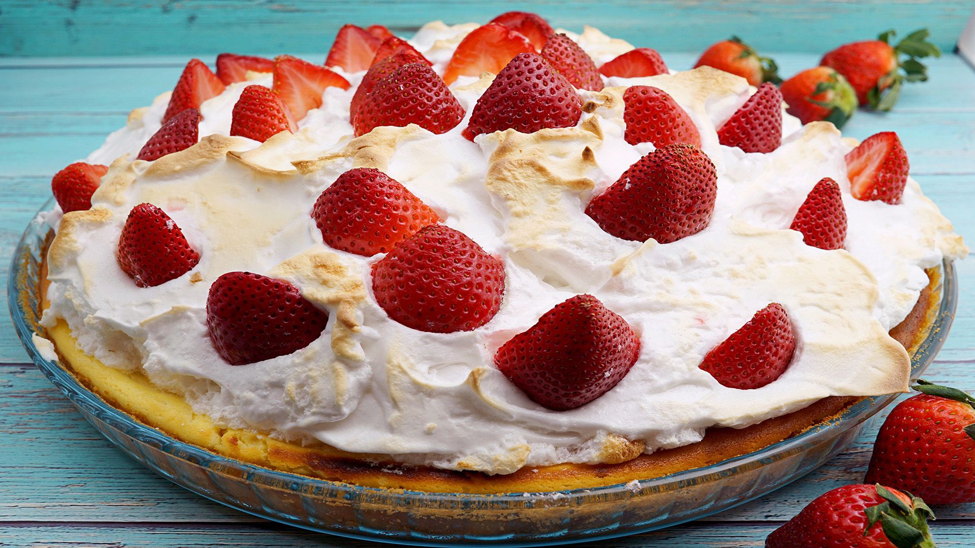 Cheesecake mit Erdbeeren und Baiser