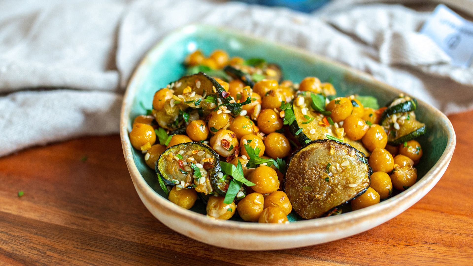 Schnelle Zucchini Kichererbsen Pfanne unter 5 Euro