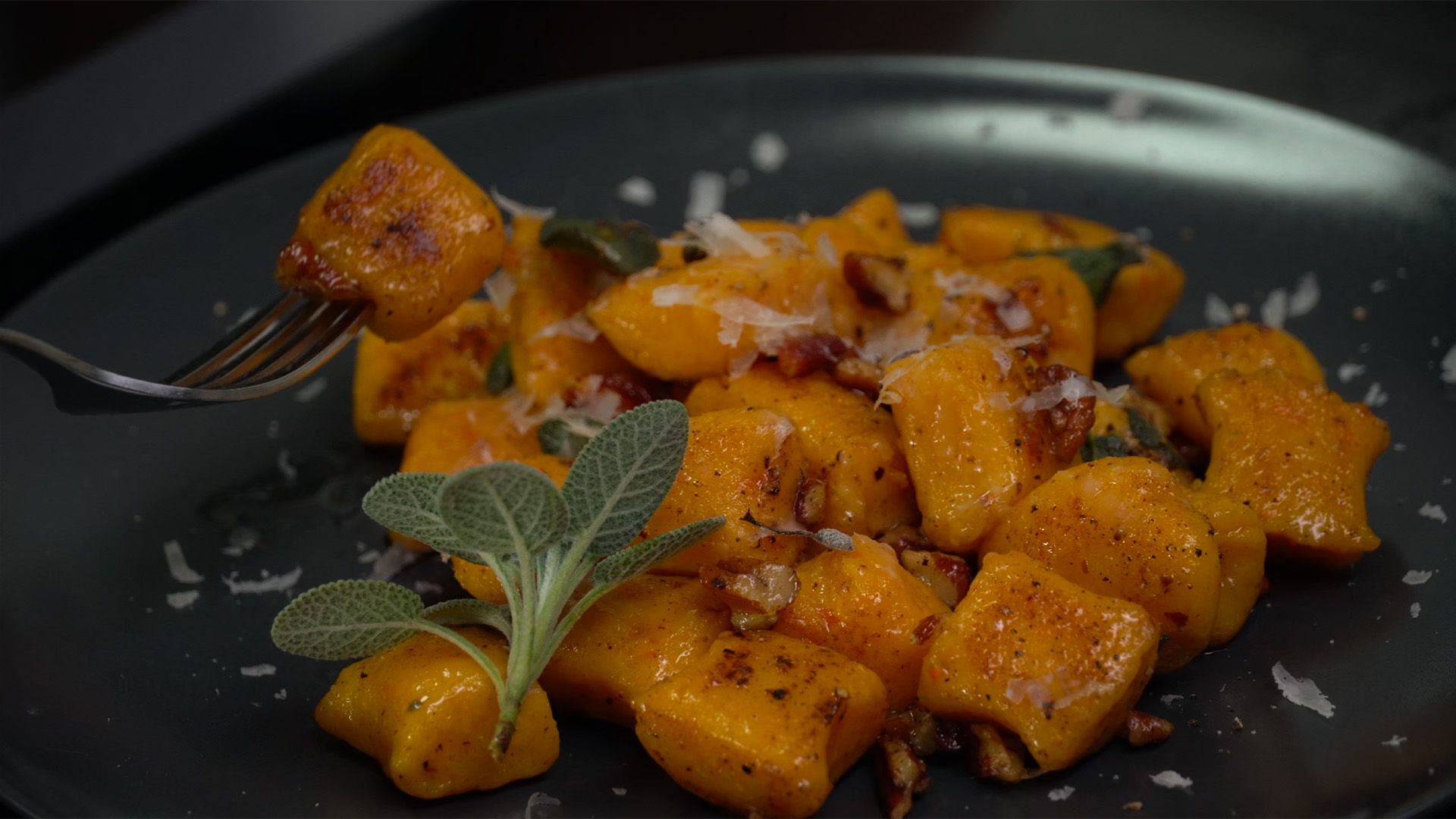 Herrliche Kürbis-Gnocchi mit Salbeibutter