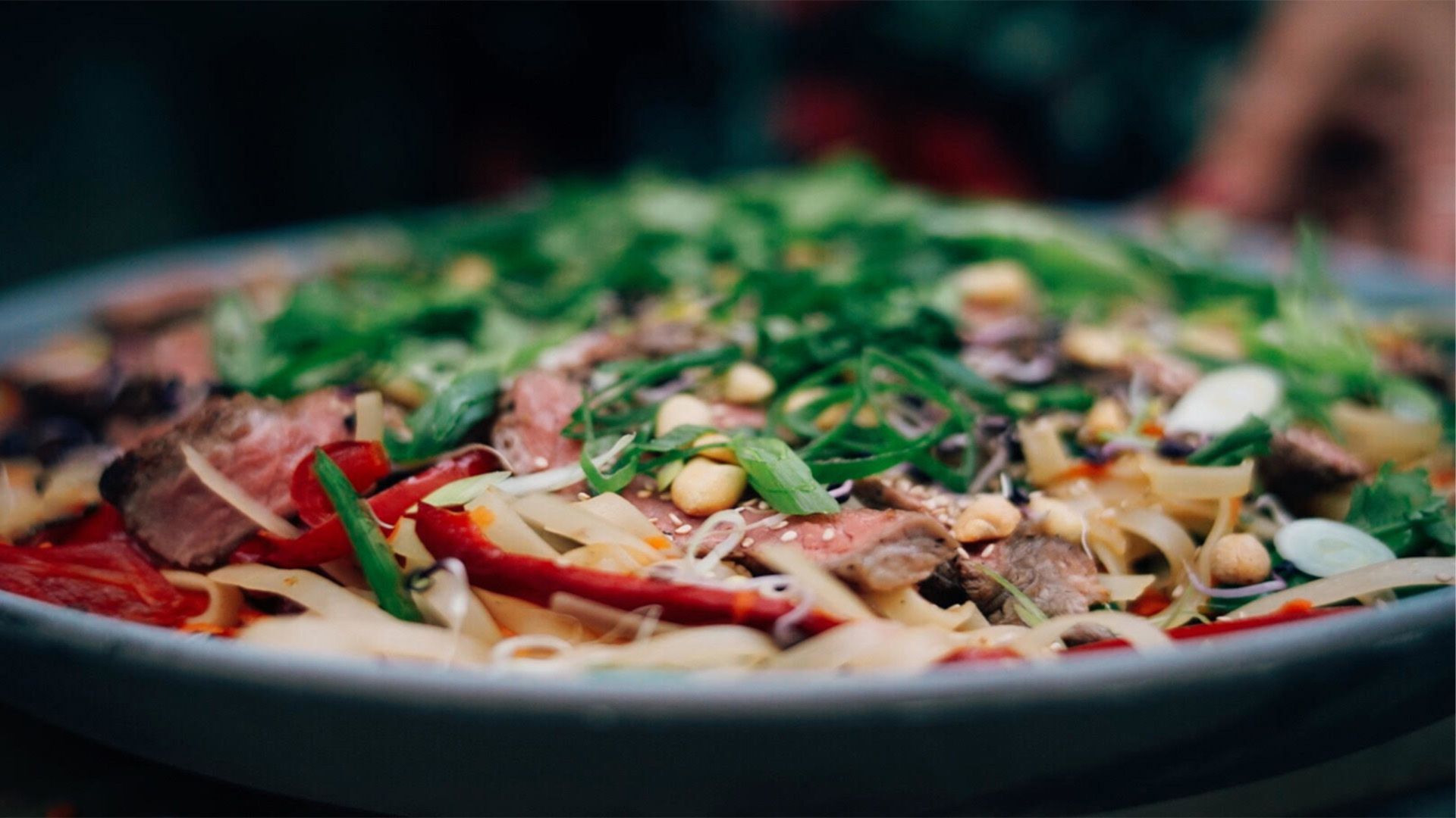 Asiatischer Salat mit Steak