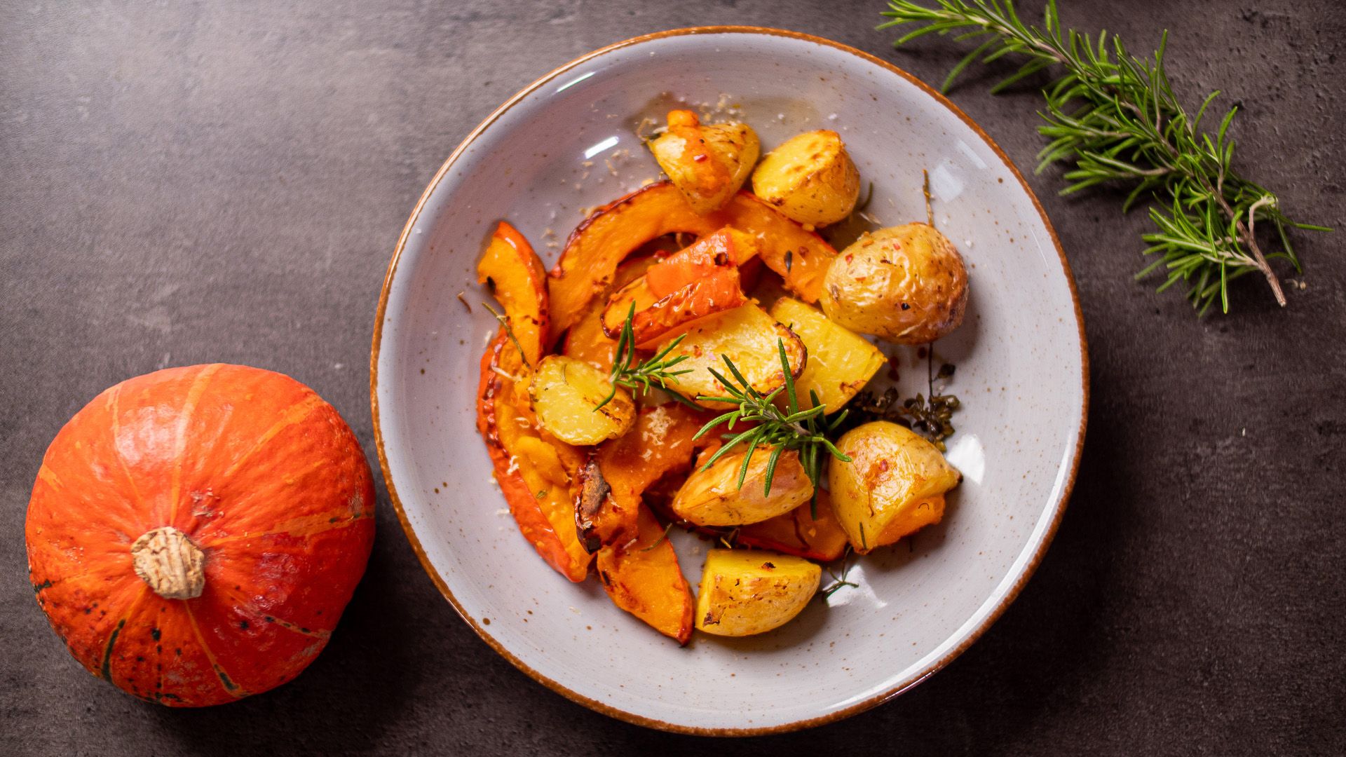 Ofengemüse mit Kartoffeln & Kürbis