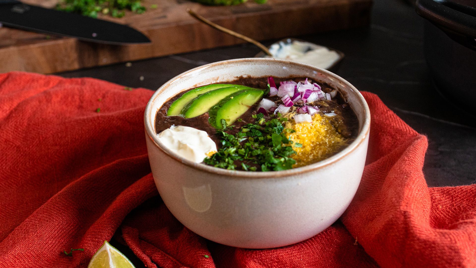 Diese schwarze Bohnensuppe musst du probiert haben