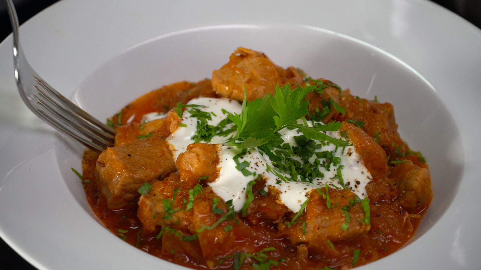 Feines Gulasch mit Kraut - Szegediner Gulasch
