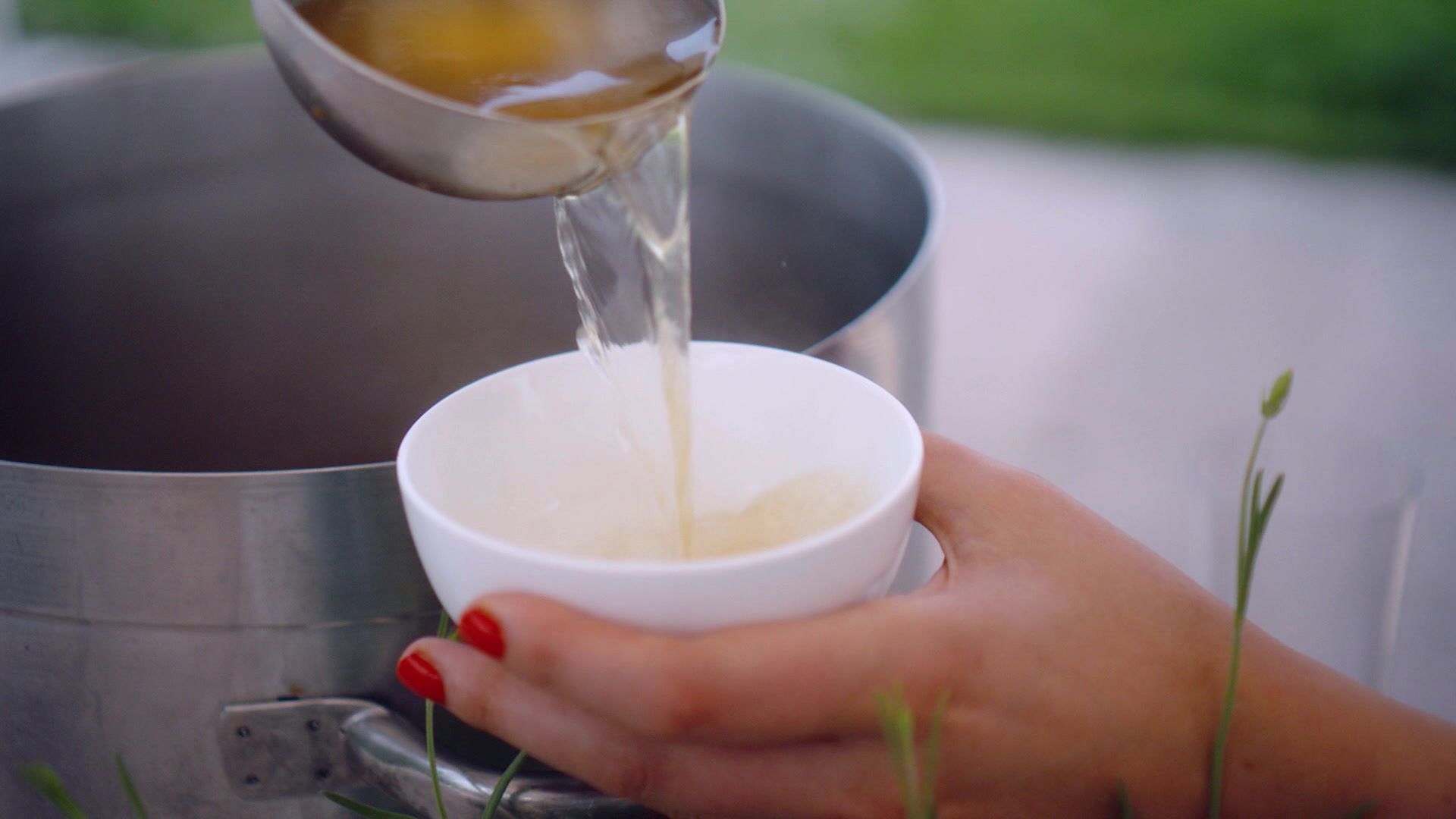 Mimilicious Staffel 1 Folge 108: Klare Rinderbrühe