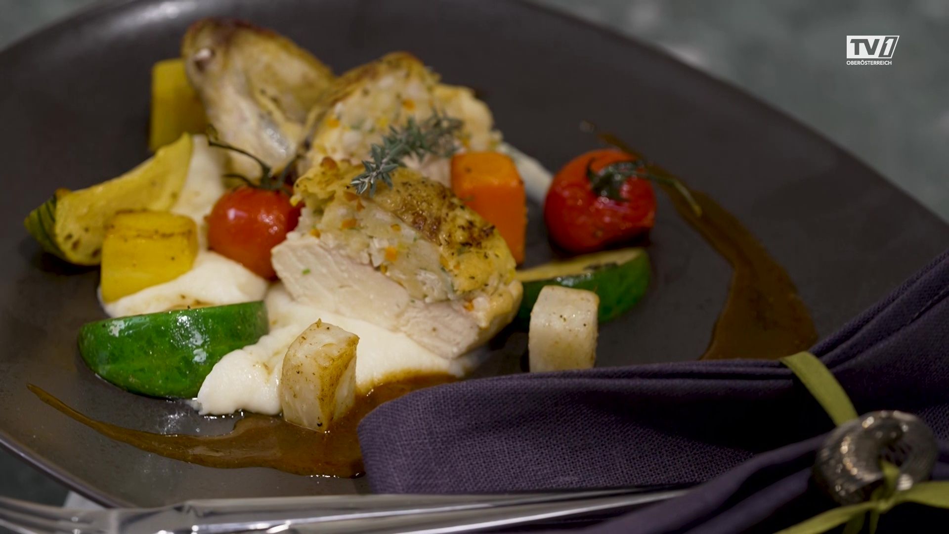 Gefülltes Hühnerbrüstchen auf Selleriecreme