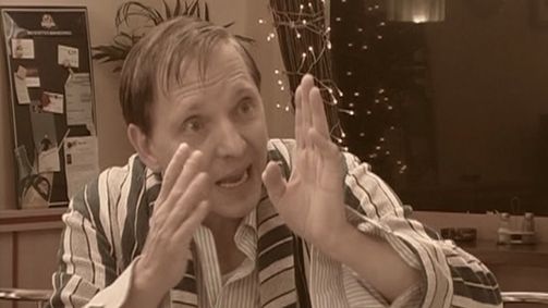 Dittsche - Das wirklich wahre Leben! Dittsche - Das wirklich wahre Leben! Folge 3: Dittsche verletzt sich an Glühbirne
