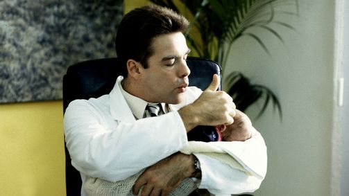 Frauenarzt Dr. Markus Merthin Frauenarzt Dr. Markus Merthin, Staffel 1 Folge 1: Mechthilds Baby - Erster Teil