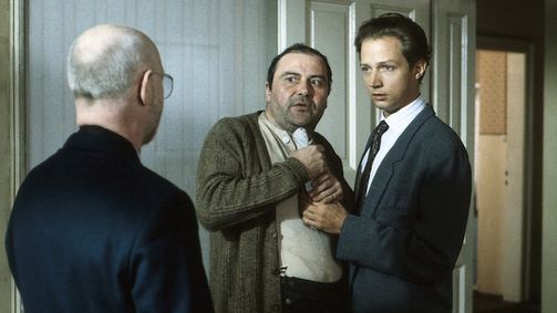 Derrick Derrick, Staffel 12 Folge 1: Die Stimme