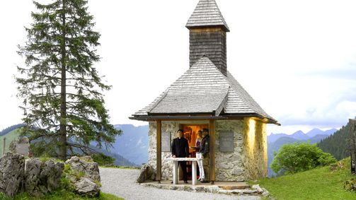 Ihr Auftrag, Pater Castell Ihr Auftrag, Pater Castell, Staffel 2 Folge 3: Auf dem Jakobsweg