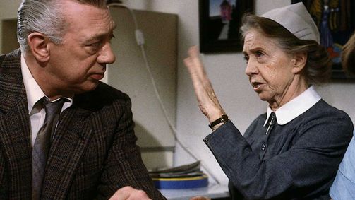 Derrick Derrick, Staffel 9 Folge 10: Schwester Hilde