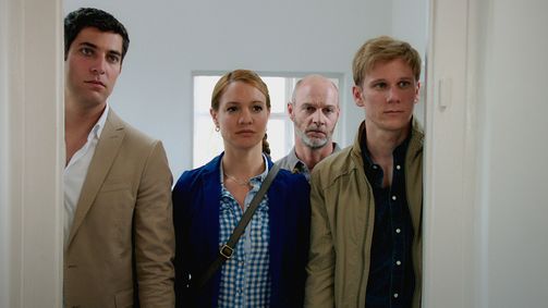 Wege zum Glück - Spuren im Sand Wege zum Glück - Spuren im Sand, Staffel 6 Folge 2: Folge 77