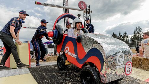 Red Bull Seifenkistenrennen Red Bull Seifenkistenrennen - 2022 Folge 3: Red Bull Seifenkistenrennen - S10 E3