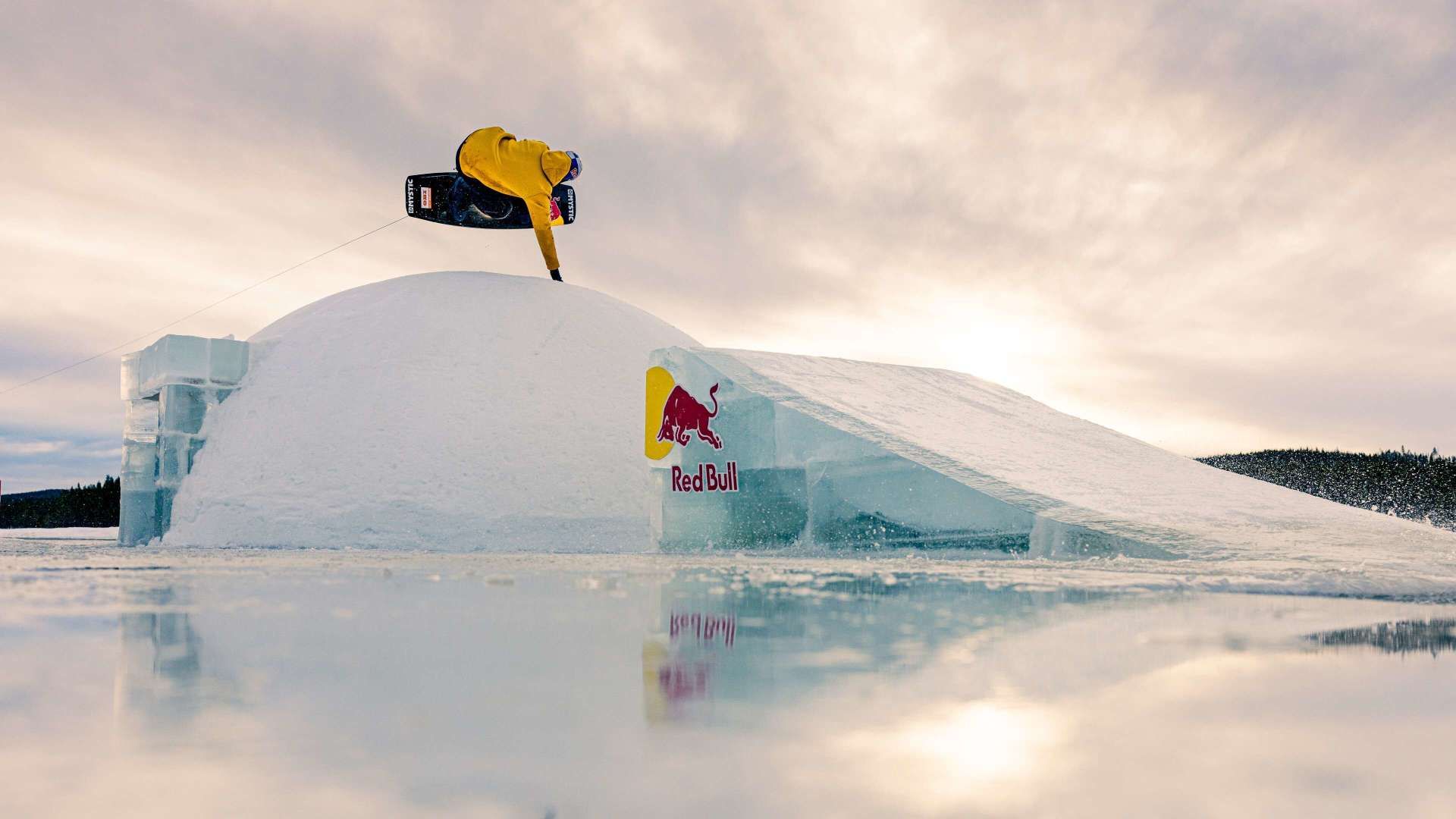 WAKEBOARD: Frozen Lake Wake - Action in Schweden