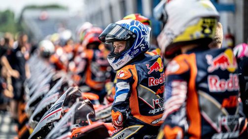 Born Racers Born Racers - Season 1 Folge 3: Born Racers S1 E3: Der Schatten des Vaters