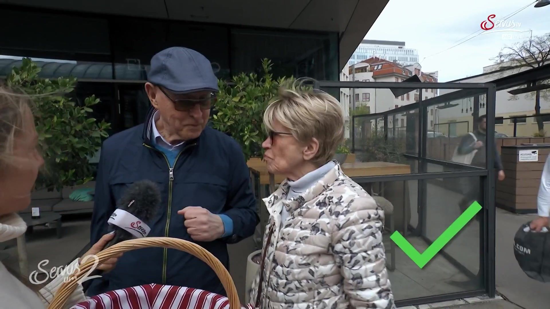 2. April - Servus um 2