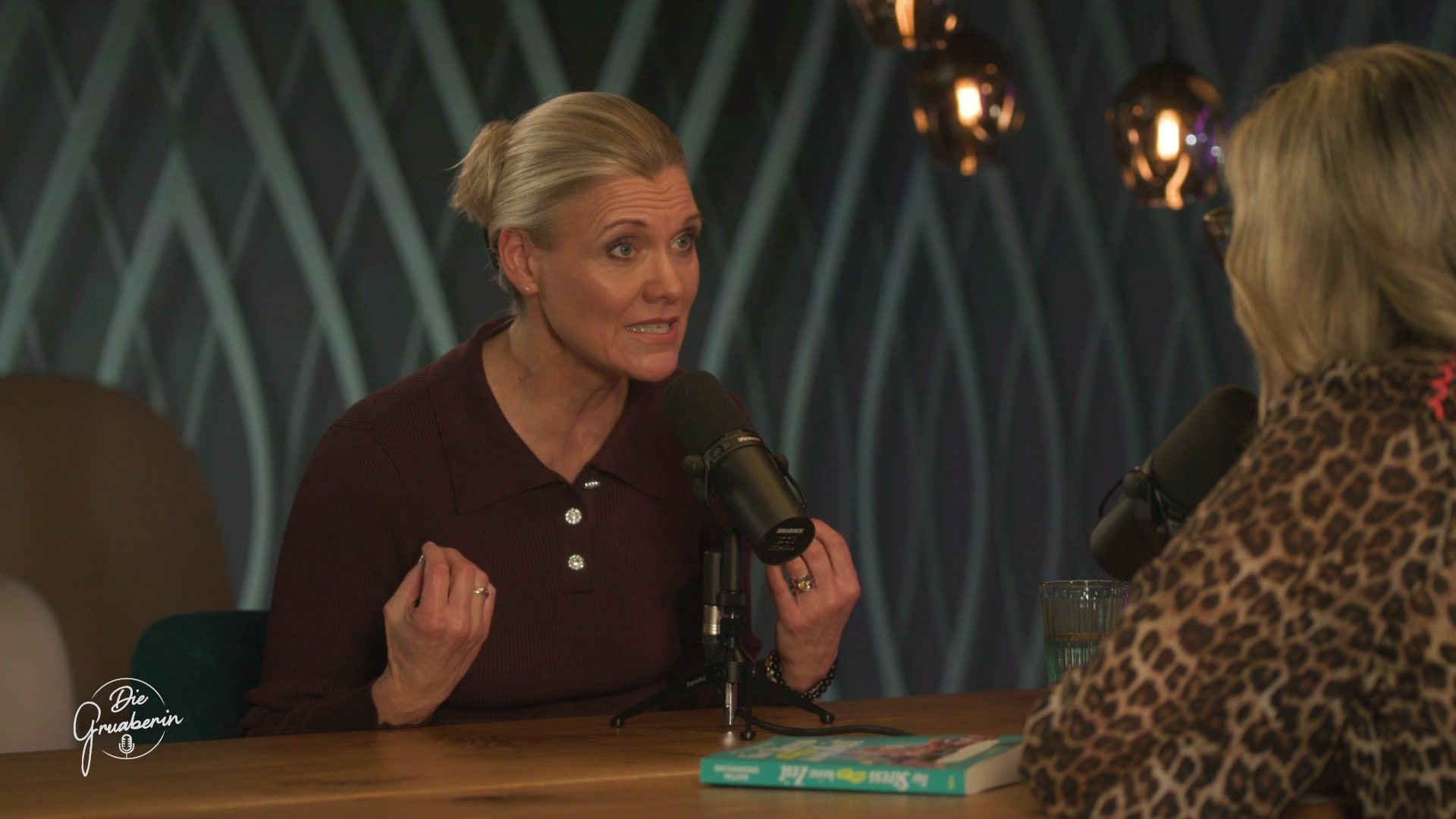 Mit Monika Gruber und der achtfachen Mutter Katja Dederichs