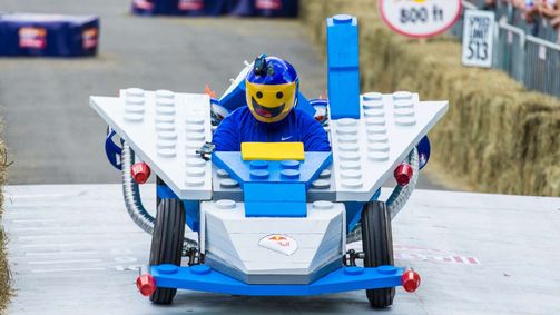 Red Bull Seifenkistenrennen Red Bull Seifenkistenrennen - 2015 Folge 2: Red Bull Seifenkistenrennen - S3 E2