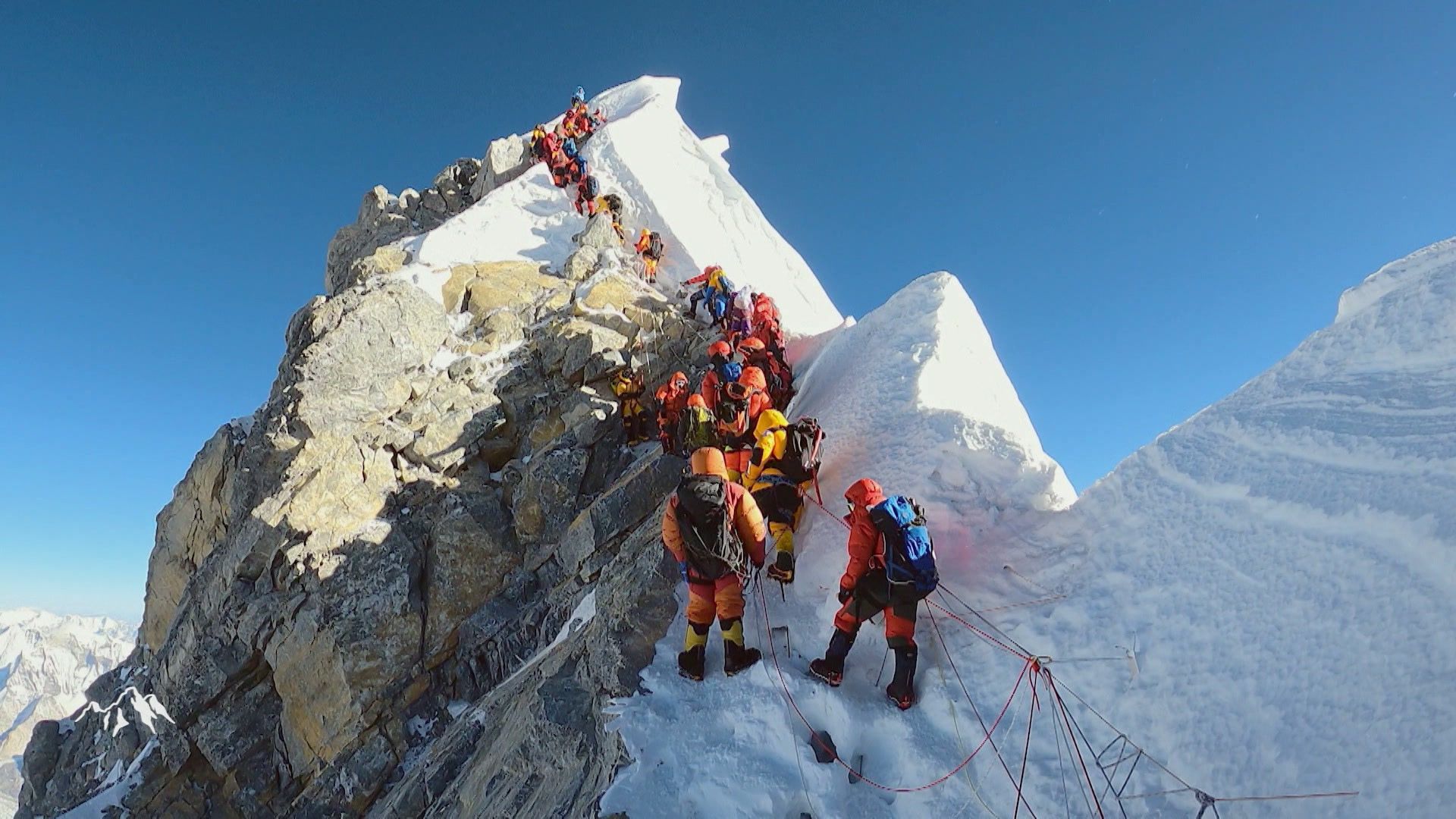 Mount Everest heute: Wie Kommerz und Technik den höchsten Berg verändern