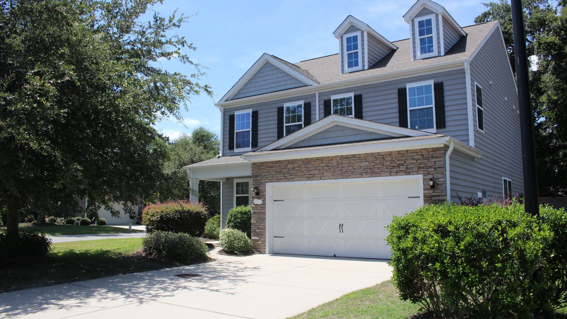 Überraschung in der Wand