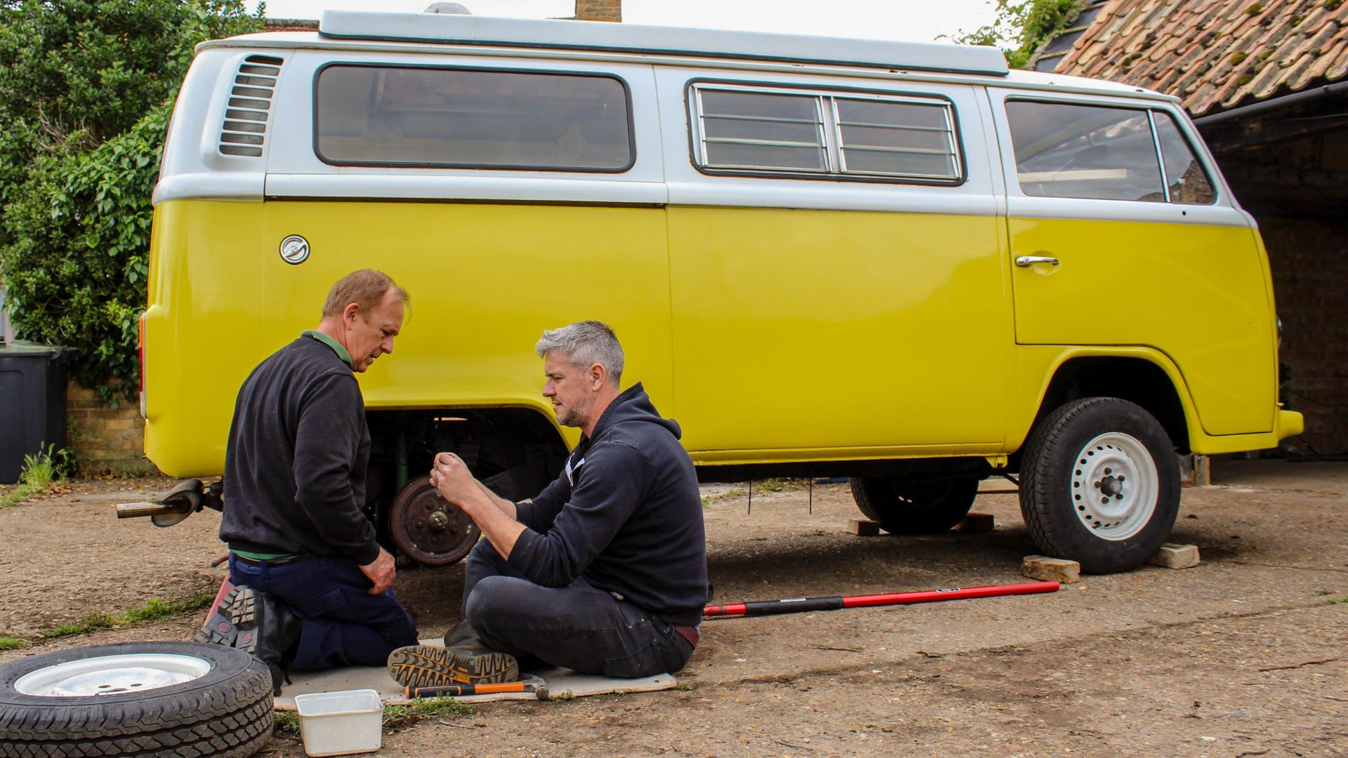 Oben und unten ohne: VW-Camper