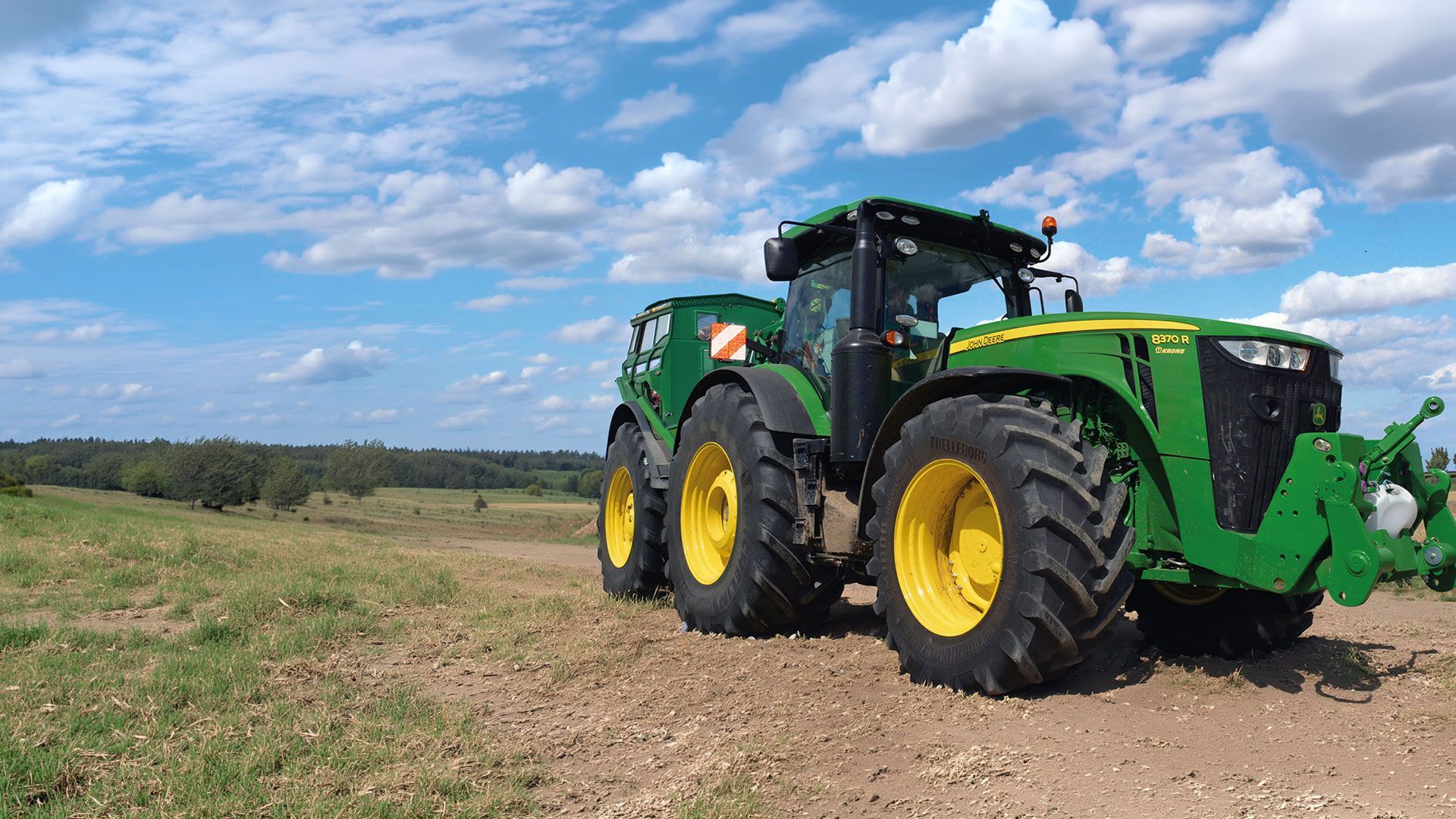John Deere - Platzhirsch auf dem Acker