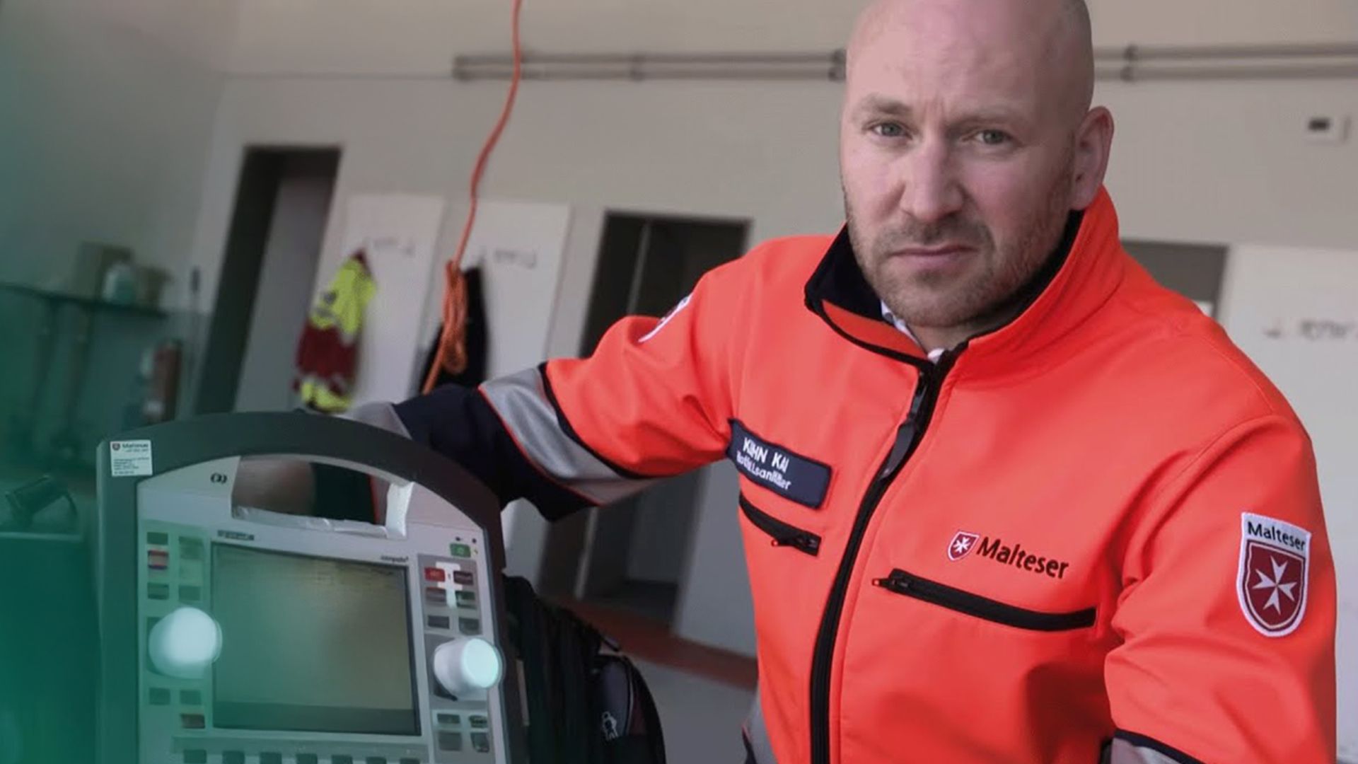 Doku: Arbeit als Sanitäter - Wie hart ist es?