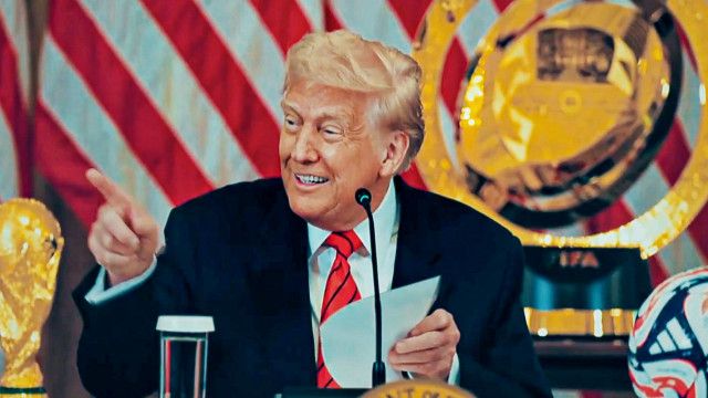 True Stories: Die Donald Trump Show: 2. Ehret den König