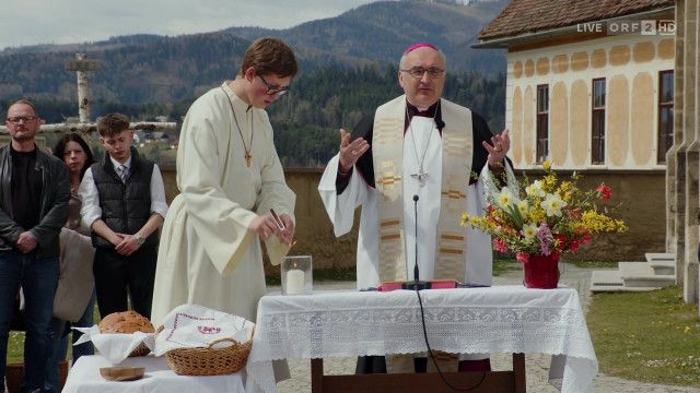 Österliche Segensfeier: Gemeinsam Osterspeisen segnen