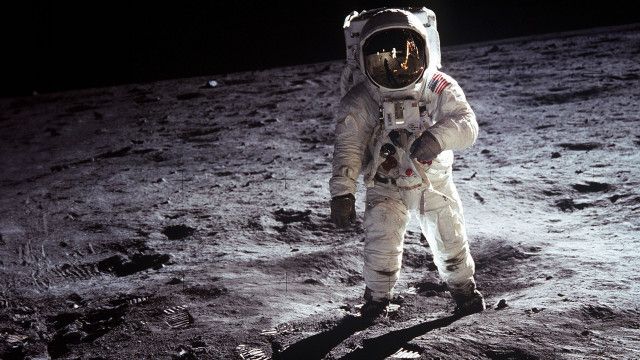 Universum History: Die Mondlandung - Ein großer Schritt für die Menschheit (2/8)