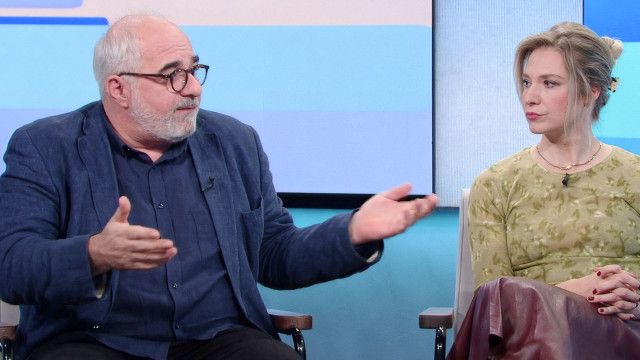 Hinter den Schlagzeilen: Jenny Frankl und Michael Niavarani zu "Es gibt so wenige, die wissen, dass sie Trotteln sind"