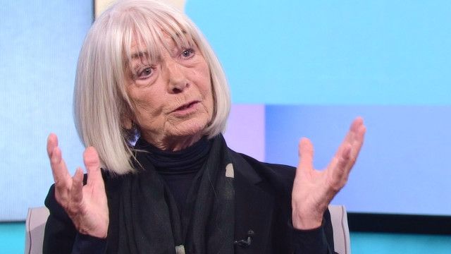 Hinter den Schlagzeilen: Erika Pluhar zu: "Von der Femme fatale zur Emanze"