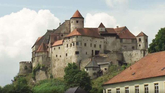 Unterwegs beim Nachbarn: Ein Kilometer Geschichte - Burghausen und seine Bewohner
