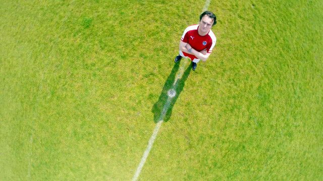 Dok 1: Der Wahnsinn Fußball - Settele und das Spiel des Lebens