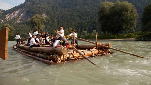 Traditionsreiches Österreich: Oberdrautaler Flößer & Bodensee Radhaube in Laméspitze