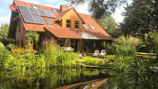 Auf Entdeckungsreise mit Karl Ploberger: Gartenparadiese in Friesland