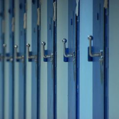 Volle Gefängnisse: Einigung auf neue Maßnahmen