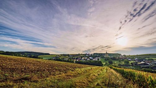 Im Dorf Im Dorf Folge 1: Im Dorf