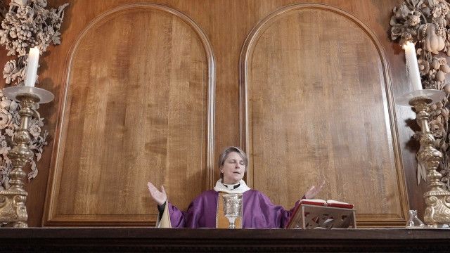 kreuz & quer reportage: Krone und Altar