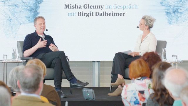 Im Gespräch: Birgit Dalheimer und Balkanexperte Misha Glenny