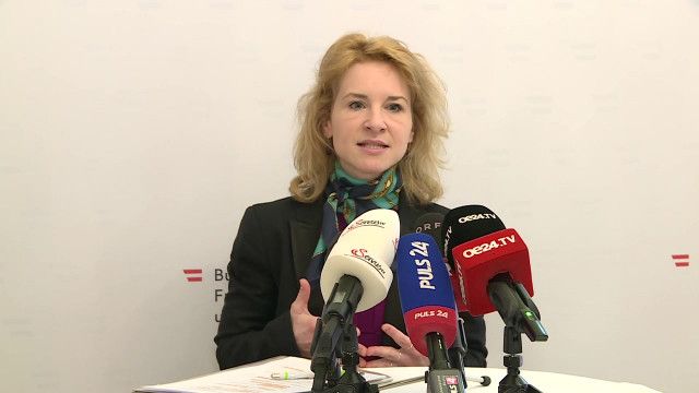 Doorstep vor Gipfel "Frauenhass im Netz"